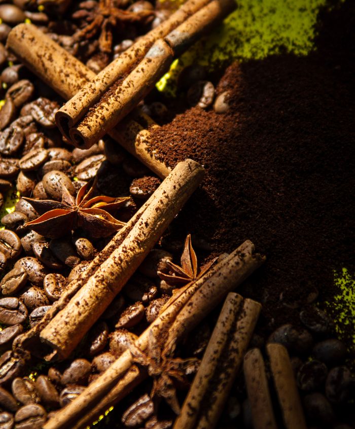 Aromatic blend of cinnamon sticks, star anise, and coffee beans.